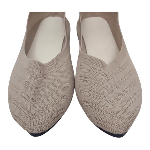 Nude Elasticized Flat Shoes Pointed Toes Size 9 Stretch Ballet Simple Slip On - Picture 7 of 10